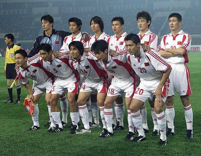 2002年世界杯，中国队的历史性亮相02年世界杯中国队10号是谁