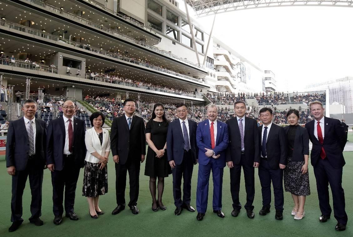 2019香港马会全年资料大全,赛场风云与慈善足迹香港2021年马会资料大全