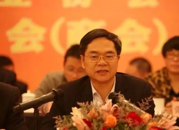 属于人民而非党的三大优良作风，透明、民主与自律下列选项中不是党的三大优良作风