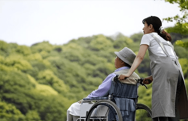 高薪招聘男士陪床服务—探索现代社会的特殊职业与伦理边界急招男鸭15000包吃包住
