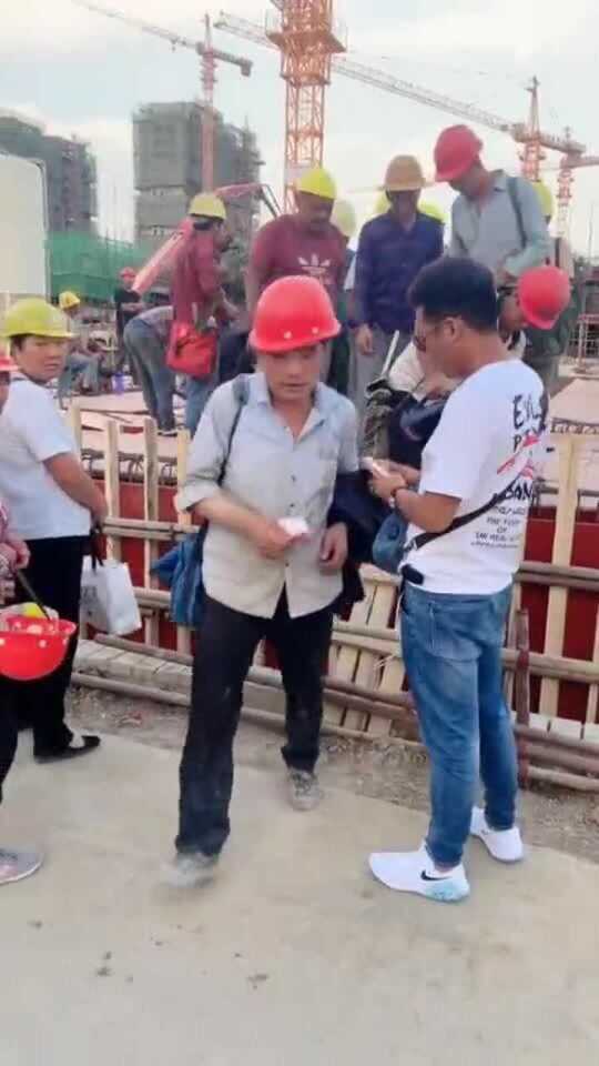 工地招工，日薪300元，当日结算的吸引力与挑战工地招工300每天日结能拿月九千元吗