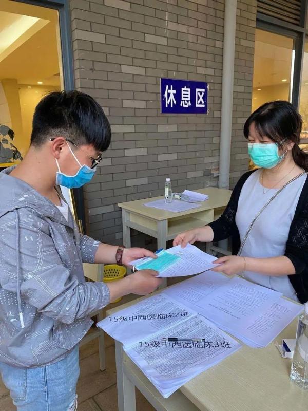 银行急招保洁一名，细节决定服务品质银行急招保洁一名昆明