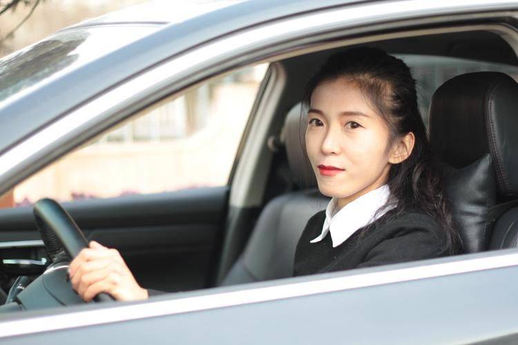 附近女老板诚聘C1驾照司机附近女老板招c1私家车司机