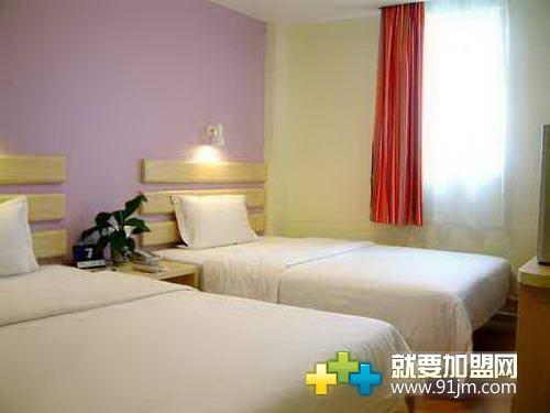 7天酒店加盟，开启您的连锁之旅7天酒店加盟连锁酒店电话前台